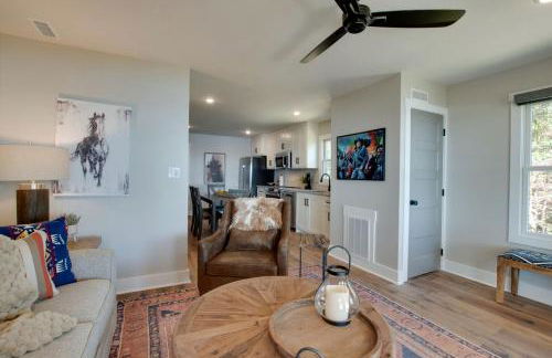 Gorgeous Cabin Great for Groups or Families with Jacuzzi, Fire Pit and Views in Alabama - Foto 24