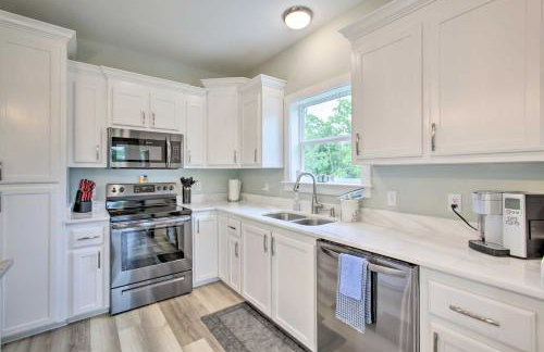 Modern Waveland Home with Deck, Walk to Beach! - Foto 7