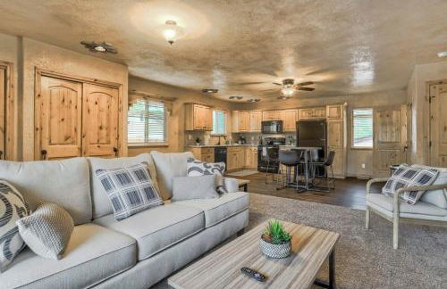 2BR Cottage with outdoor seating near Hiking & DT - Foto 2