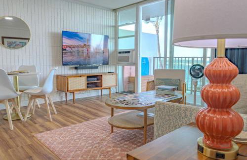 Beachfront Studio w Amazing Views - Photo 3