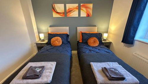 Homely 3-Bed Retreat Convenient Parking - Foto 3