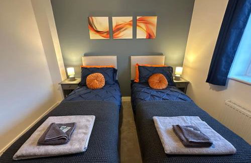 Homely 3-Bed Retreat Convenient Parking - Foto 3