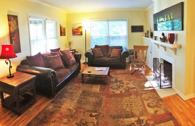 House at the Foot of the Mountains - Foto 18