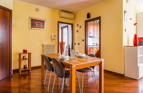 Jacuzzi Apartment in Italian Villa, Wi-Fi & Garden Sassuolo - Maranello - Foto 10