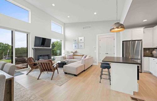 3 Homes, 3 Hot Tubs, 10BR, 10 Bath, Near Ark! - Foto 8