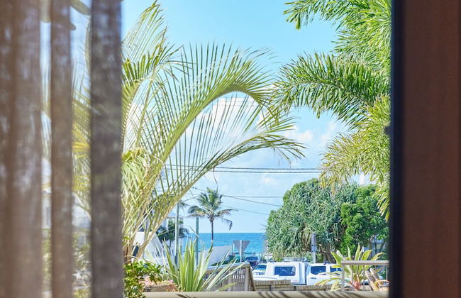 Little Palms by Burleigh Letting Co - Photo 52