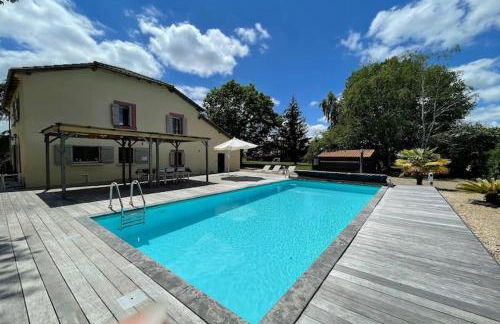 Luxurious Villa in Cazaubon with Swimming Pool - Photo 35