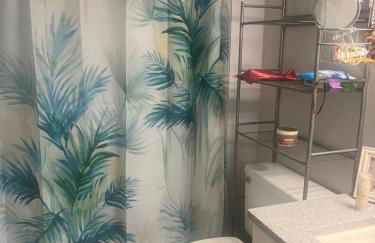 Gorgeous 2 Bedroom Waterfront Condo - Foto 6