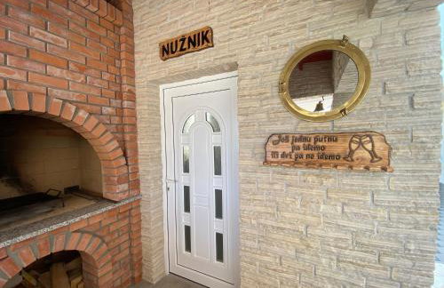 Villa Maritime - Exklusive Strandvilla mit beheiztem Pool, Grillhütte & Meerblick bei Zadar - Foto 34