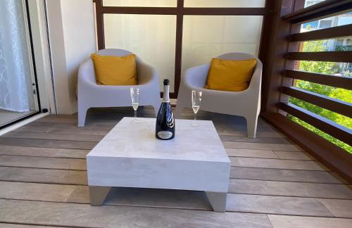 Sea View Embassy Apartment - Foto 28