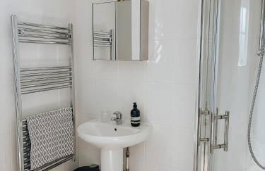 East Street Beach House - luxury living by the sea - Photo 48