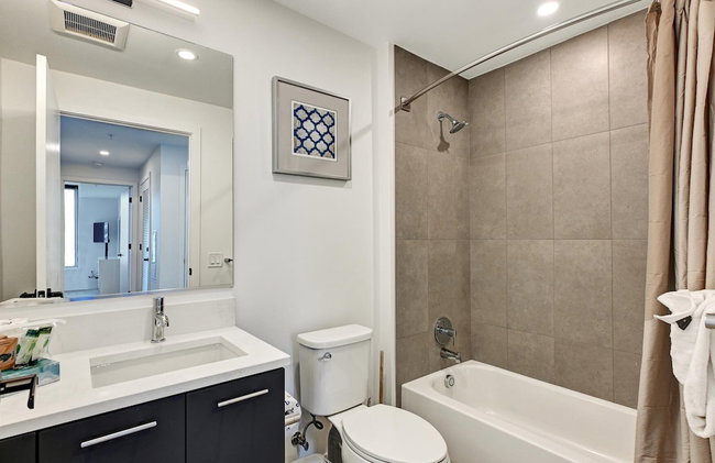 Global Luxury Suites at Town Center - Photo 75