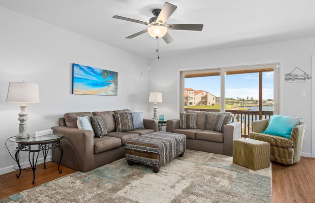 Bay Breeze Bungalow by Miss Kitty’s - Foto 1