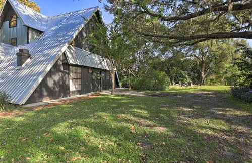 Chic A-Frame Escape with Fire Pit - Private Property - Foto 27