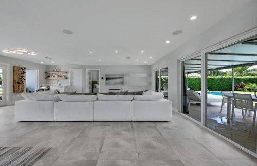 Intercostal Front Singer Island Pool Home - Photo 17