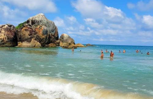 Apartamento na Praia da Enseada, 100 mt praia - Foto 36