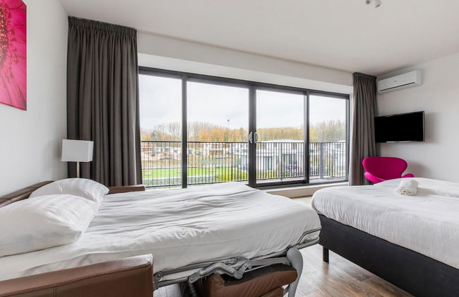 Brand new Luxury Villa on a Small-scale Park With its own Jetty - Photo 27