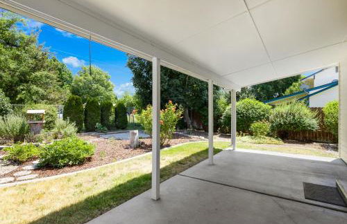 Stylish Renovation, Perfect for Families & Pets, Garage Parking, Sleeps 10 - Foto 24