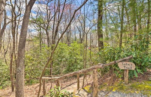 Sapphire Retreat with 2 Decks, Views and Resort Access - Foto 26