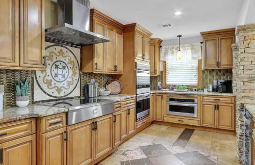 Big 6BR,4BA Home w 10-Car Parking for CrewsGrps - Foto 27