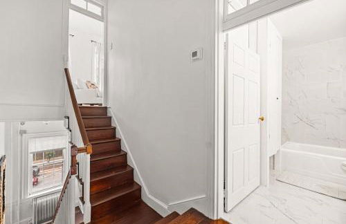 Historic 1790s Old Town Gem 5BR with Parking - Prince Street - Foto 18