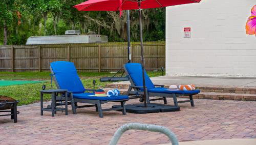 Tropical Oasis- Pickleball, Pool, Hot Tub- 15 min to beach - Photo 5