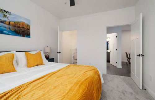 Radiant Vibes Spacious 2BR 2BA 2 King Beds Gym WFH - Foto 25