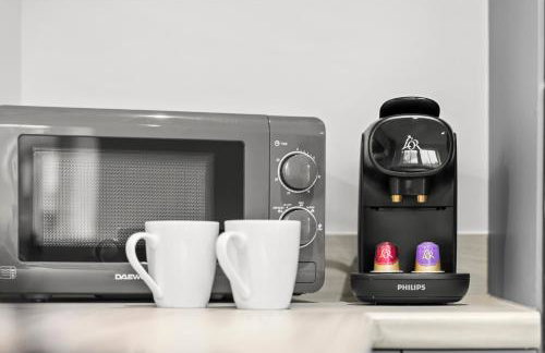 NEW! Spacious 3 BR Detached Home! Hosted by Oakstone stays! Driveway parking, Fast Wifi, A5 with great Midlands transport links - Foto 23