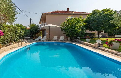 Four-Bedroom Holiday Home Lovinac With An Outdoor Swimming Pool 09 - Foto 1