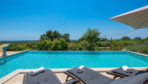 Villa Plava with Panoramic Seaview and big pool - Foto 2, sunbed