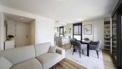 Sunsets and the pool in Barcelona - Foto 3