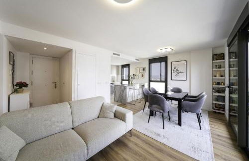 Sunsets and the pool in Barcelona - Foto 3