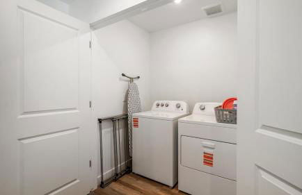 Family-Friendly 3-Story Home Sleeps 8 - Foto 8