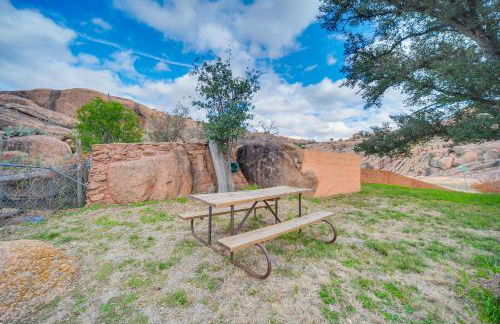 Rustic and Western House on Lake - Swim and Fish! - Foto 37