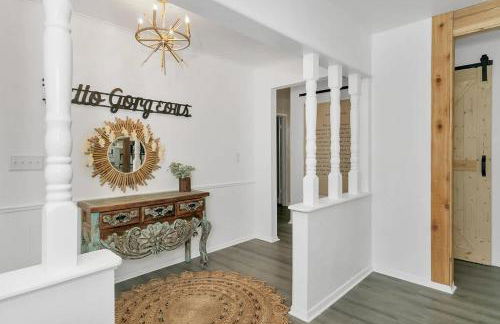 A Crystal Place Hot Tub 1 Blk off Main St! - Foto 8