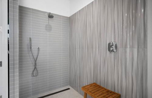 1 mi from Tennis Garden - Corn hole - Pool Access - Foto 15