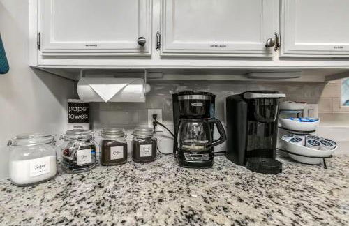 Family-Friendly Fun, Pool, Game Room, DFW Airport - Photo 12