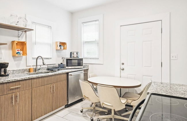 Spacious 4BR Getaway: Perfect for Family & Friends - Foto 8