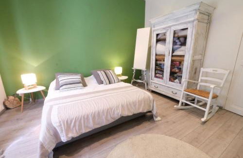 superb prestigious mas with pool in the countryside of caumont sur durance, close to avignon, sleeps 8 - Foto 32