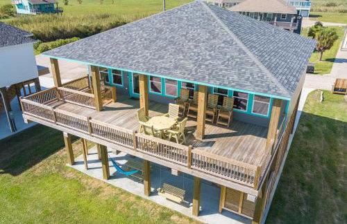 Stylish 4BR Crystal Beach Retreat Walk to Beach - Foto 1