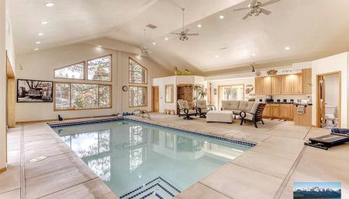 6000 sqft Pine House with indoor swimming pool - Foto 1