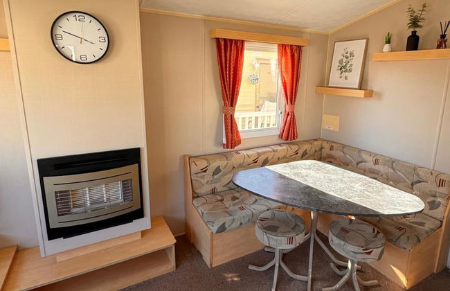 3 Bed Caravan - Side Gated Decking, Wifi, Pets - Foto 16