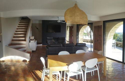 villa provençale en pierre avec vue sur la mer, piscine et jacuzzi - Foto 55