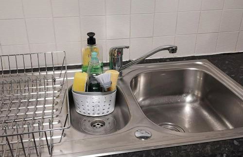 Large 2 bed flat in Bolton - Photo 8