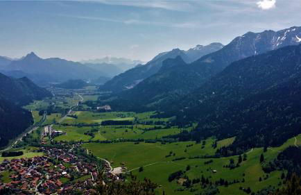 Falkenstein - Ruhige familienfreundliche 3-Zimmer-Ferienwohnung mit Alpenpanorama in Pfronten Mitte - Foto 47