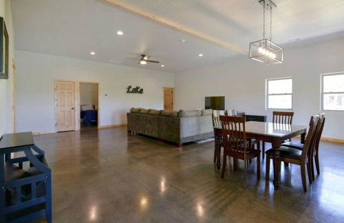 Table Rock Lakefront on 2 Acres with firepit - Foto 43