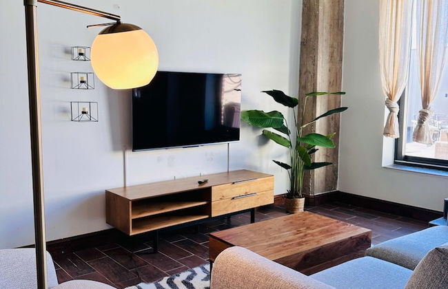 Sosuite 1BR Penthouse w Patio W D Gym - Foto 1