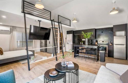 Tiny Home with a Cozy Loft for Quiet Moments - Foto 23