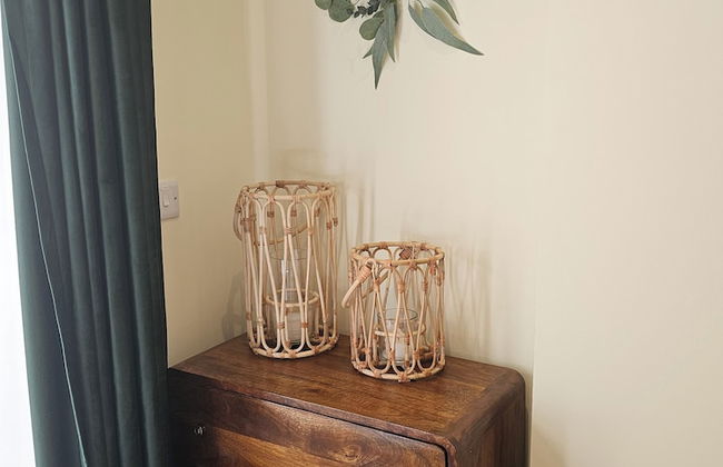 Spacious & Renovated 1-bed Garden Flat in London - Photo 31