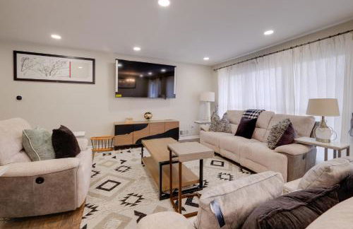 Great for Gatherings! Modern Lanham Duplex - Foto 1